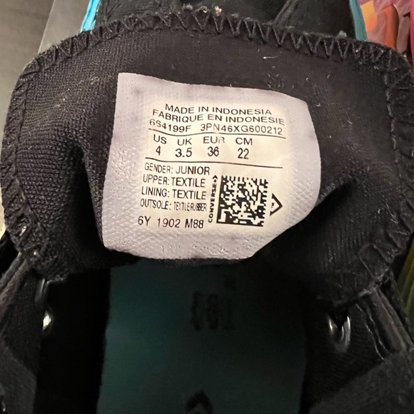 🌈👟 CONVERSE CHUCK TAYLOR ALL STAR RAINBOW PRIDE SNEAKER - Picture 10 of 10